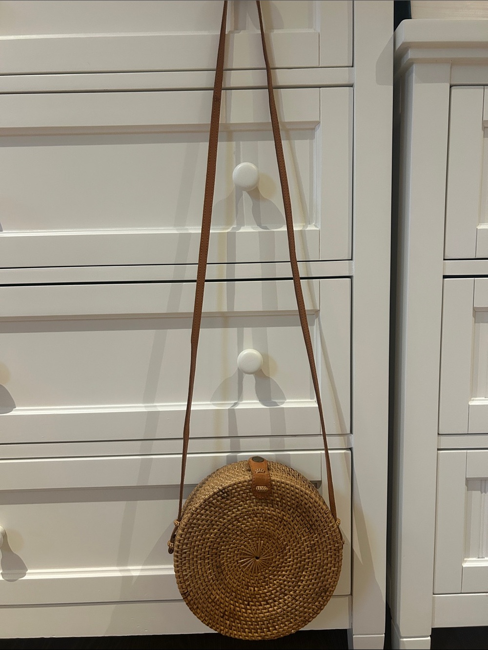 Francesca's Collections Round Woven Crossbody Bag in Tan